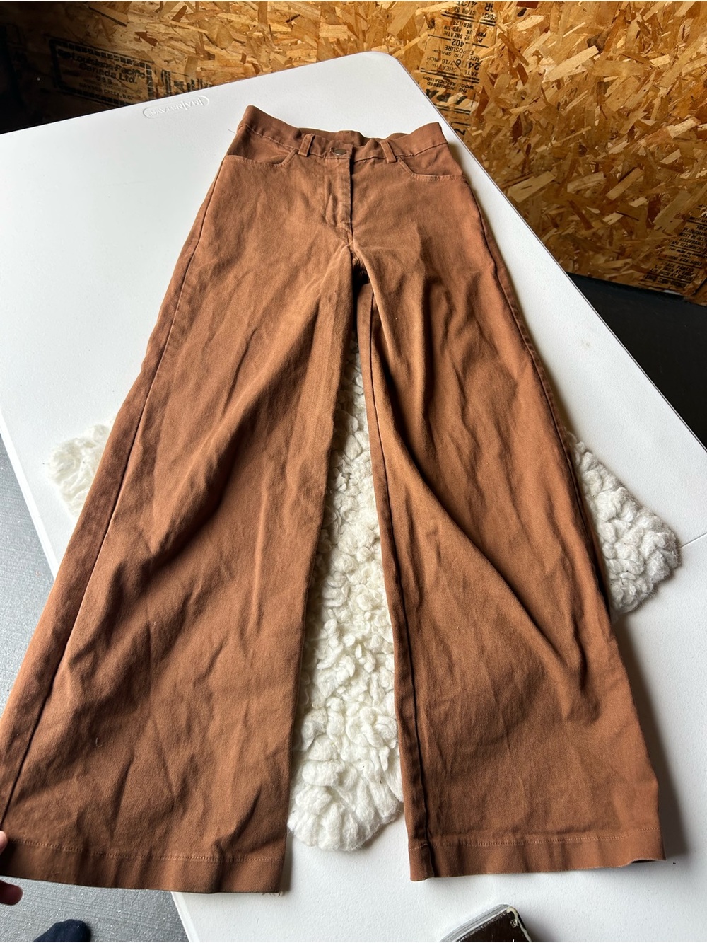 Loup Wide-Leg Chinos in Rust Brown